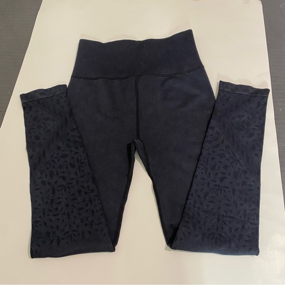 Cotton On Body Gray Leggings  Athletic Pants XSize Small - Picture 16 of 16